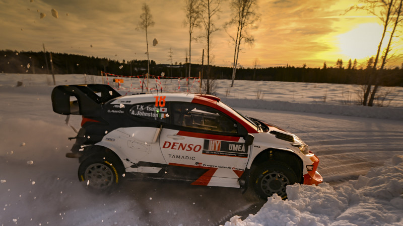 Toyota Gzoo Racing och 21-årige Kalle Rovanperä vann i helgen 2022 års upplaga av Rally Sweden i Umeå. Renthall är stolta över att få vara en del av Toyotas team i form av två stora servicetält på Skeppskajen i centrala Umeå.